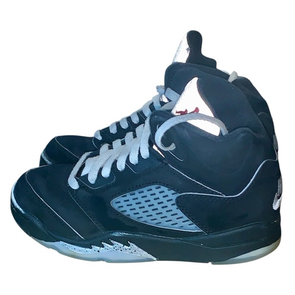 Nike Air Jordan 5 Retro High-Top Sneakers - Picture 3 of 6